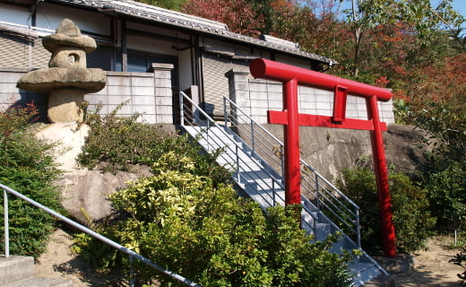 穴場稲荷の拝殿