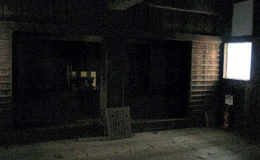 暗いなー、この写真。