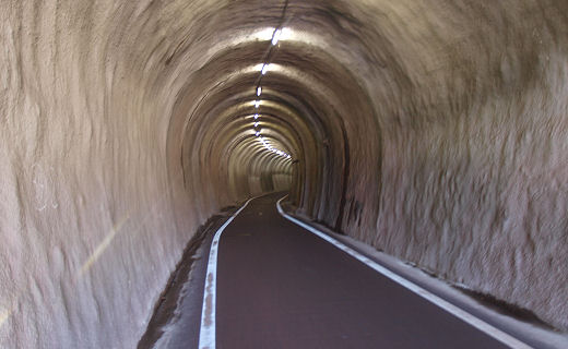 天狗山トンネル