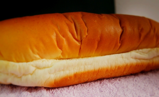 見た目はコッペパン。