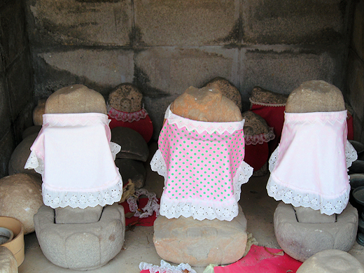 芳井町の首なし地蔵