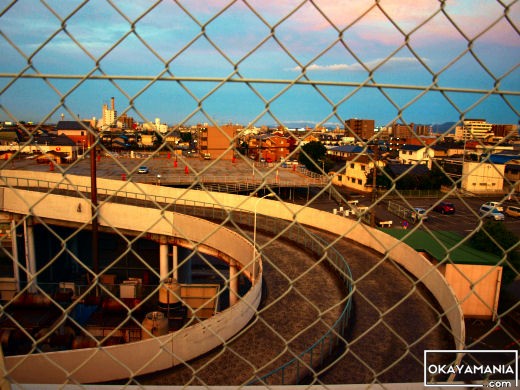 狭いんです、ここ。