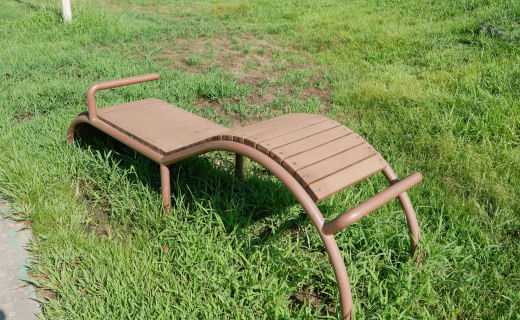 落合ふれあい公園・お腹すっきりチェアの写真