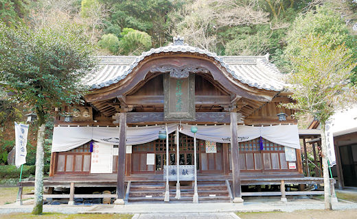 近似稲荷神社の拝殿