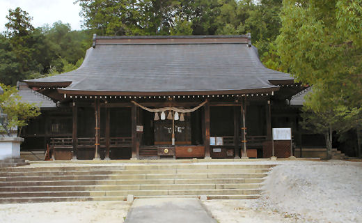船川八幡宮の社殿