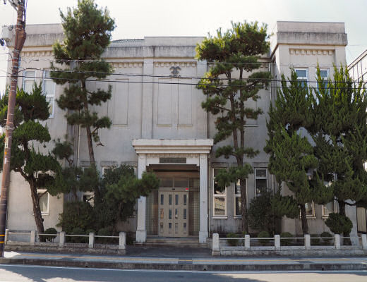 笠岡・市議会・議事堂