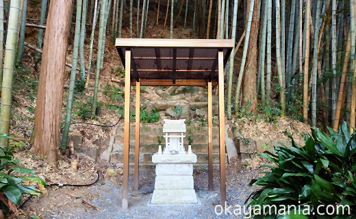 耳岩神社・拝殿