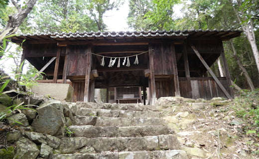 正八幡宮の割拝殿