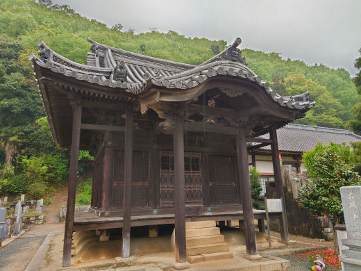 善福寺・釈迦堂（県重要文化財）